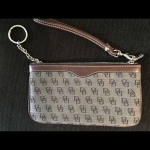 Dooney & Bourke minibag - timeless!